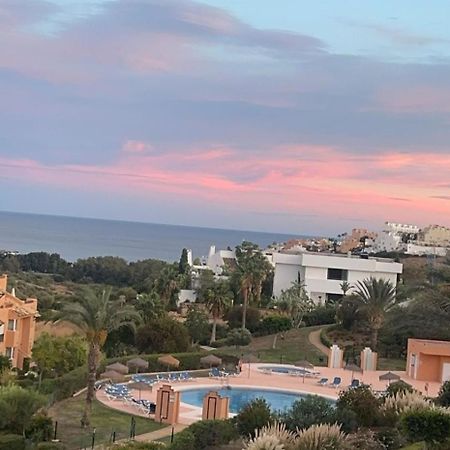 2 Bedroom Penthouse With A Private 360 Rooftop Terrace With Sea And Mountain Views Bahia de Casares Kültér fotó