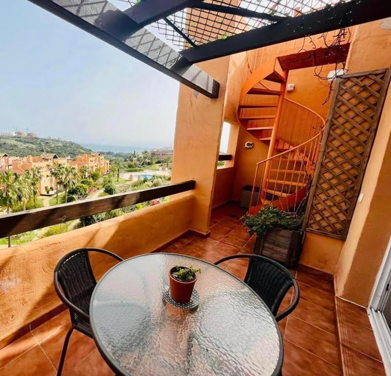 2 Bedroom Penthouse With A Private 360 Rooftop Terrace With Sea And Mountain Views Bahia de Casares Kültér fotó
