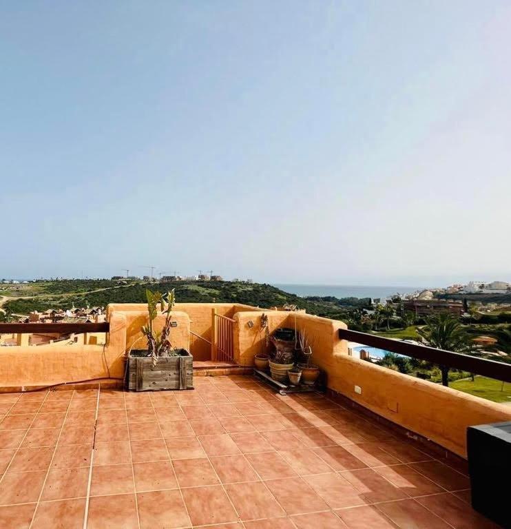 2 Bedroom Penthouse With A Private 360 Rooftop Terrace With Sea And Mountain Views Bahia de Casares Kültér fotó